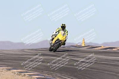 media/Dec-01-2025-Moto Forza (Mon) [[2daa91e15f]]/2-Intermediate Group/Session 2 (Turns 9 and 10)/